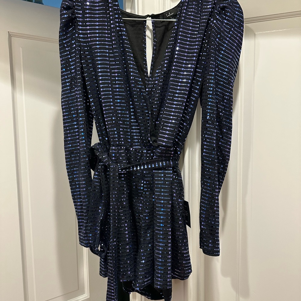 NWT Lulu's Black and Blue Long Sleeve Dress